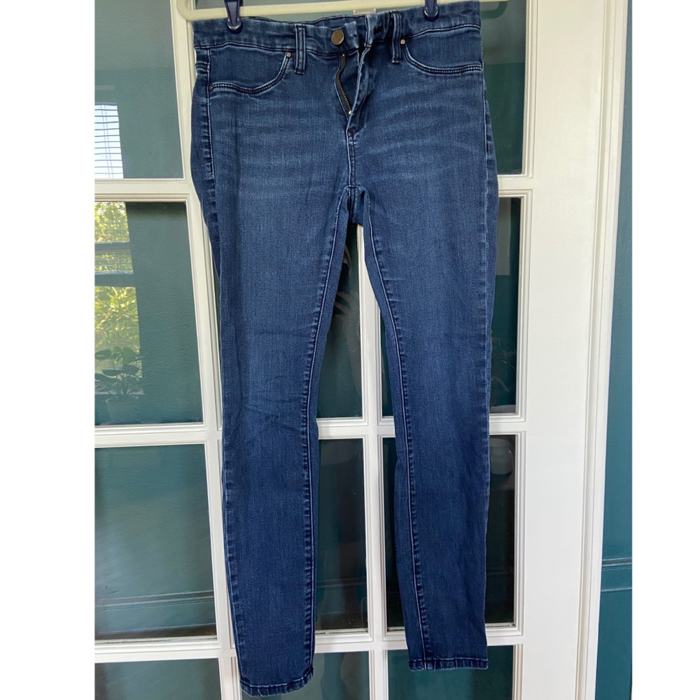 Blank NYC spray-on Jeans, dark blue.